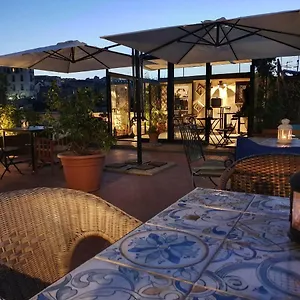 3* לינה וארוחת בוקר The Spanish Palace, Suites, Rooms, & Terraces